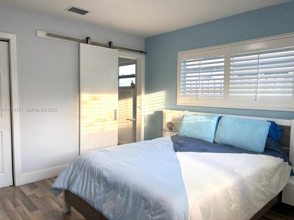 4580 NE 3rd Avenue — photo 8