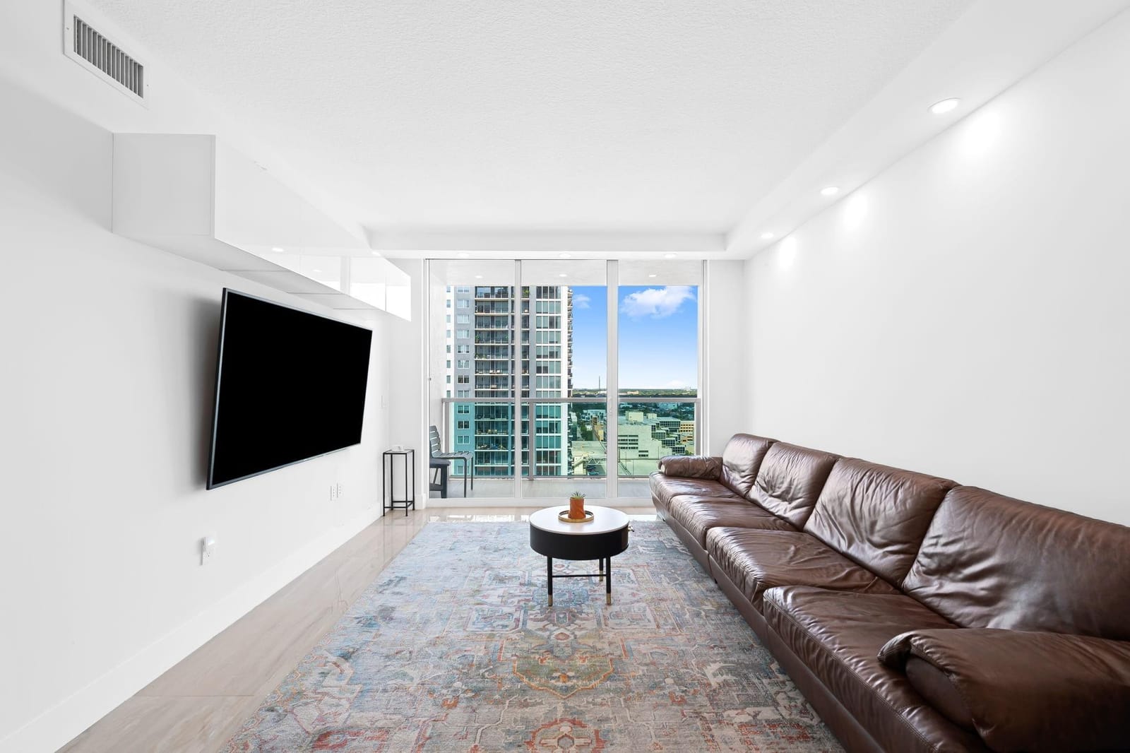 350 SE 2nd Street 2280, Fort Lauderdale, FL 33301 photo 2