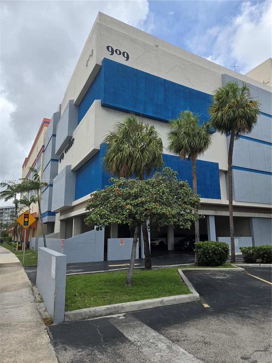 909 N Miami Beach Boulevard 201 — photo 12