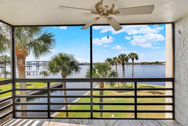 1950 SW Palm City Road 13-301, Stuart, FL 34994