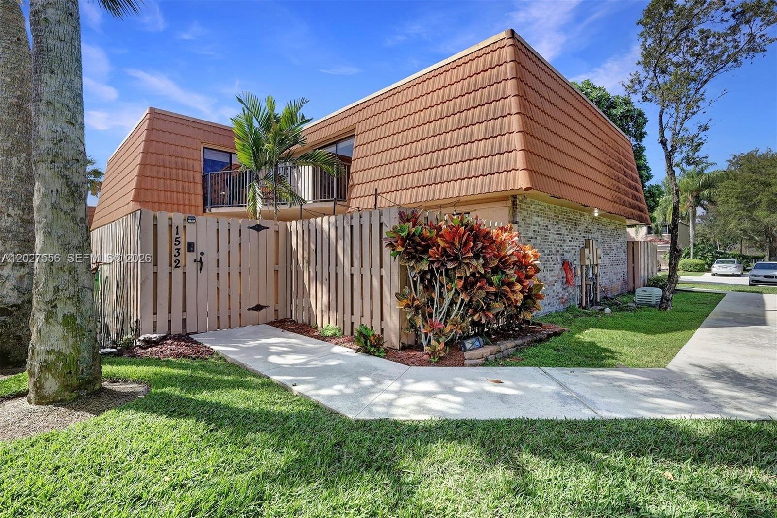 1532 W Harmony Lake Circle, Davie, FL 33324, Davie