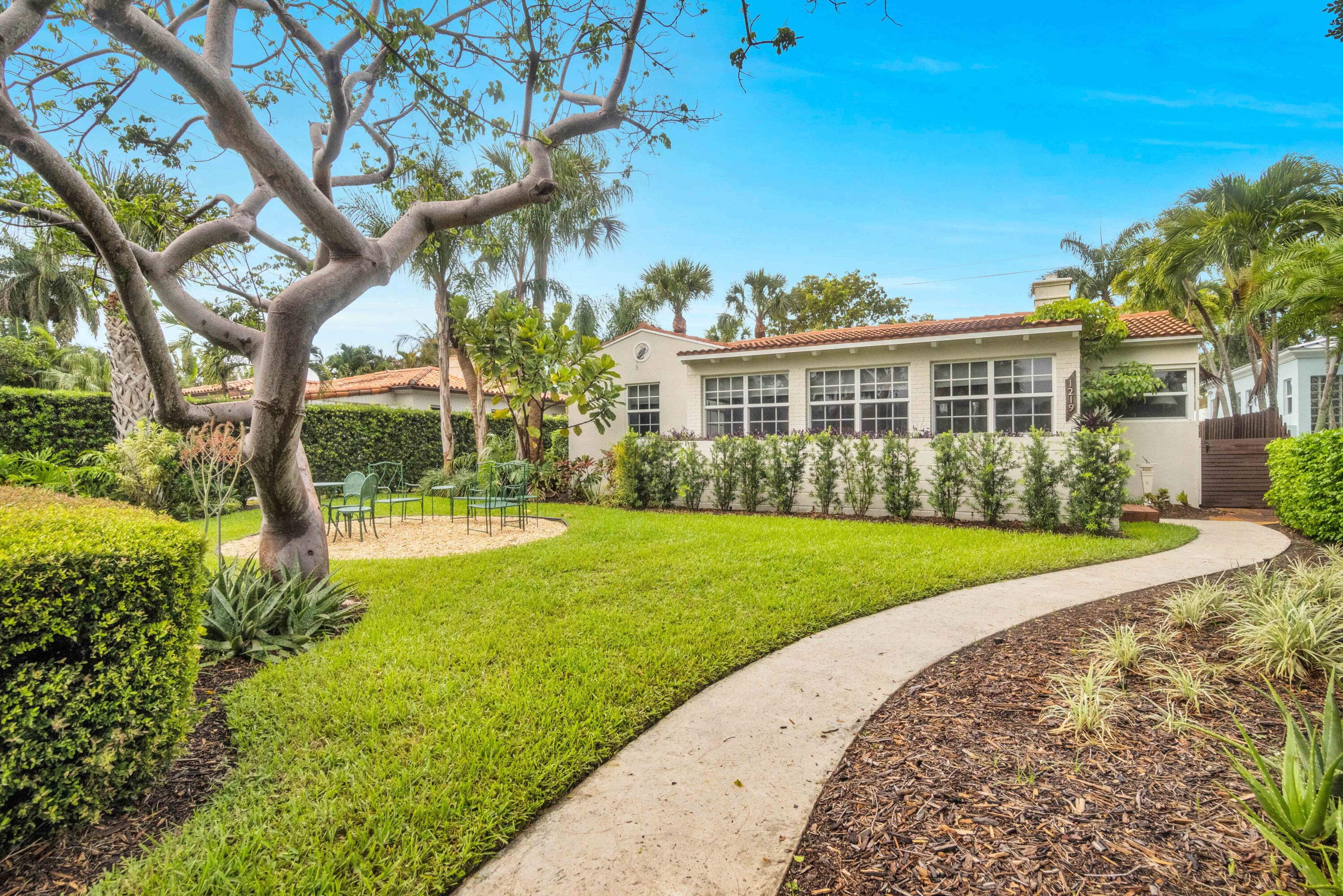 1219 N Lakeside Drive, Lake Worth Beach, FL 33460, Lake Worth Beach