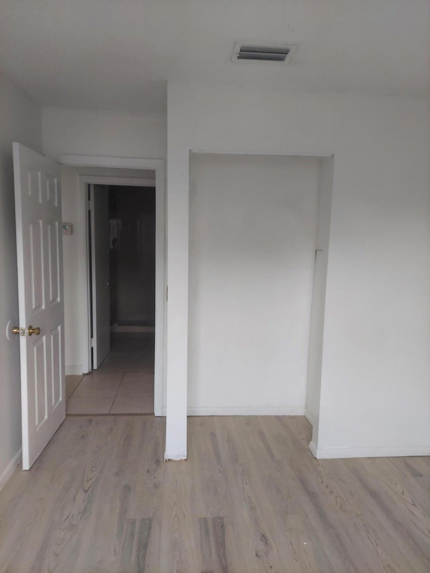 2215 NW 56th Avenue 3-e — photo 2