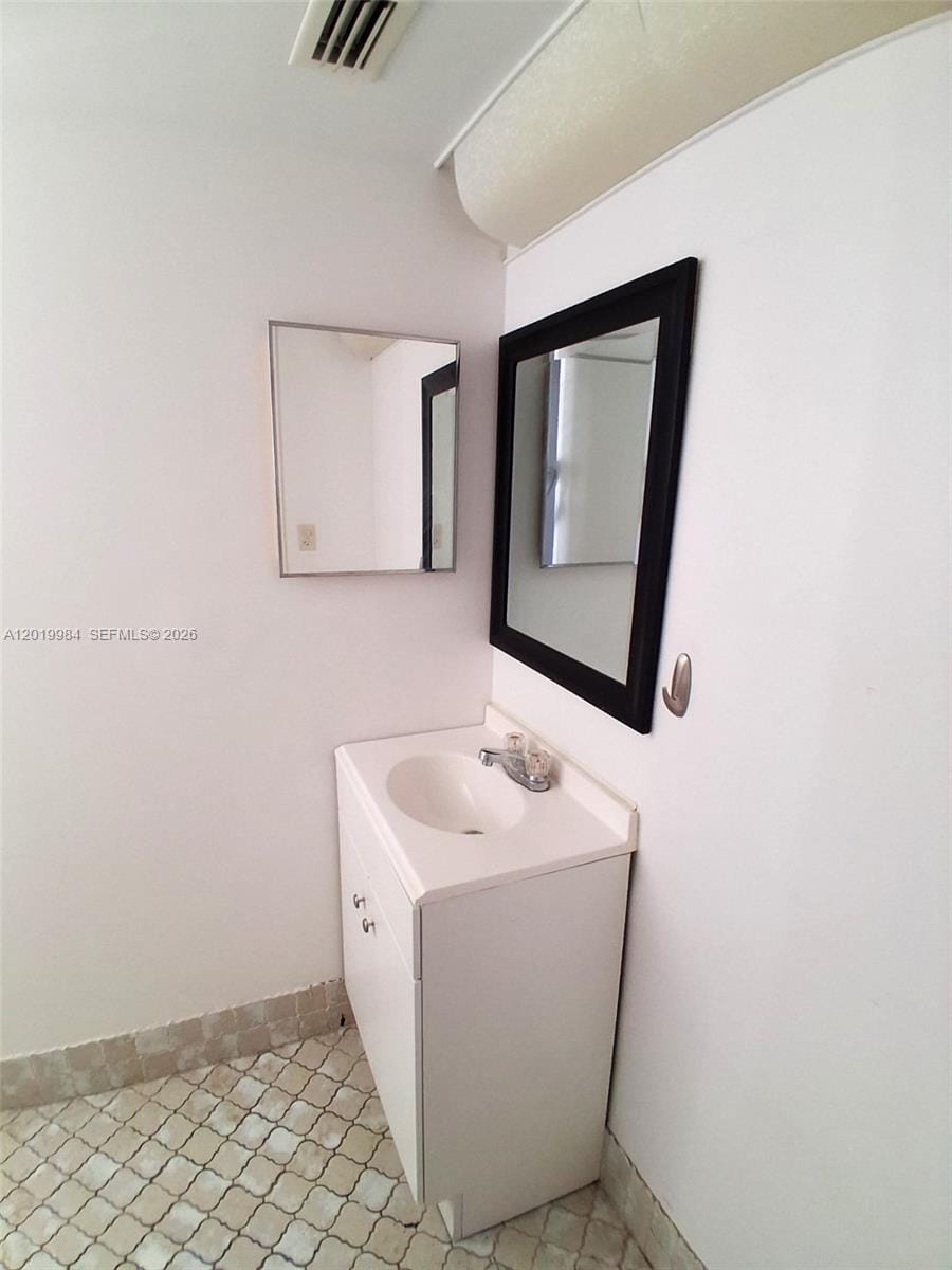 1770 NE 191st Street 813-1, Miami, FL 33179 photo 25