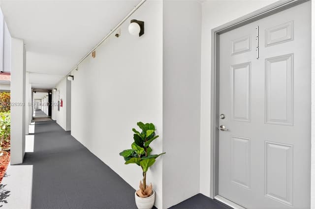 1400 SW 124th Terrace 111Q, Pembroke Pines, FL 33027