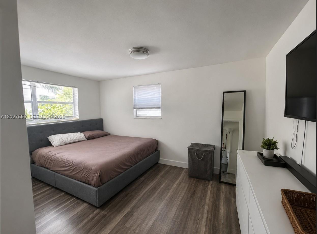 685 SW 7th Terrace — photo 11