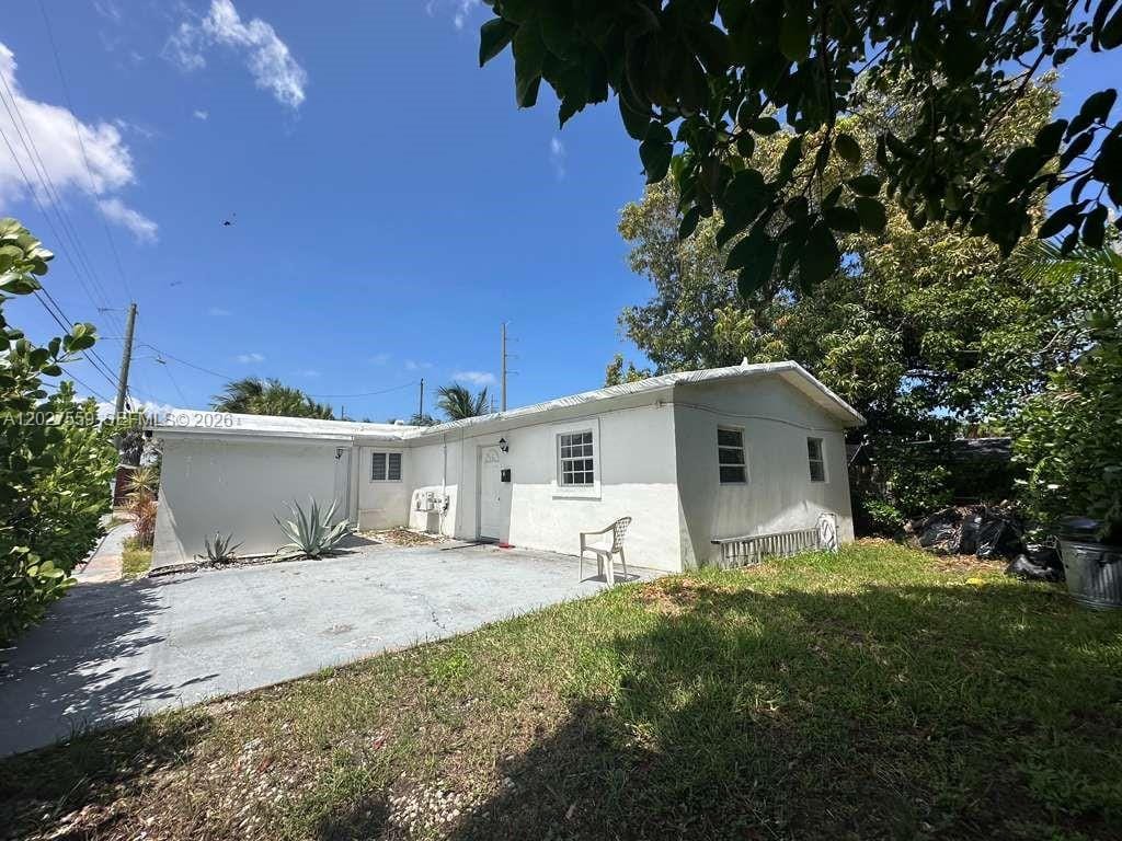 685 SW 7th Terrace — photo 5