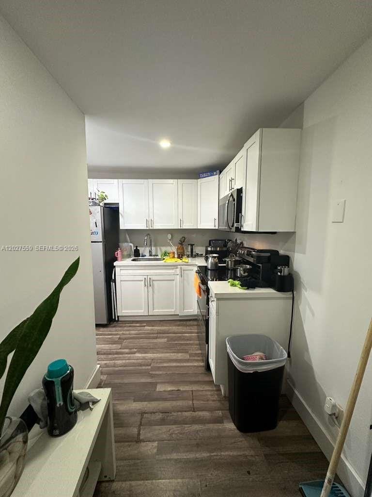 685 SW 7th Terrace — photo 9