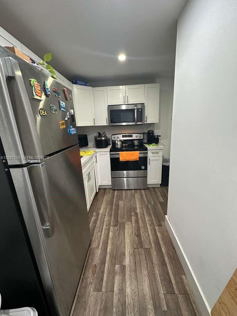 685 SW 7th Terrace — photo 10
