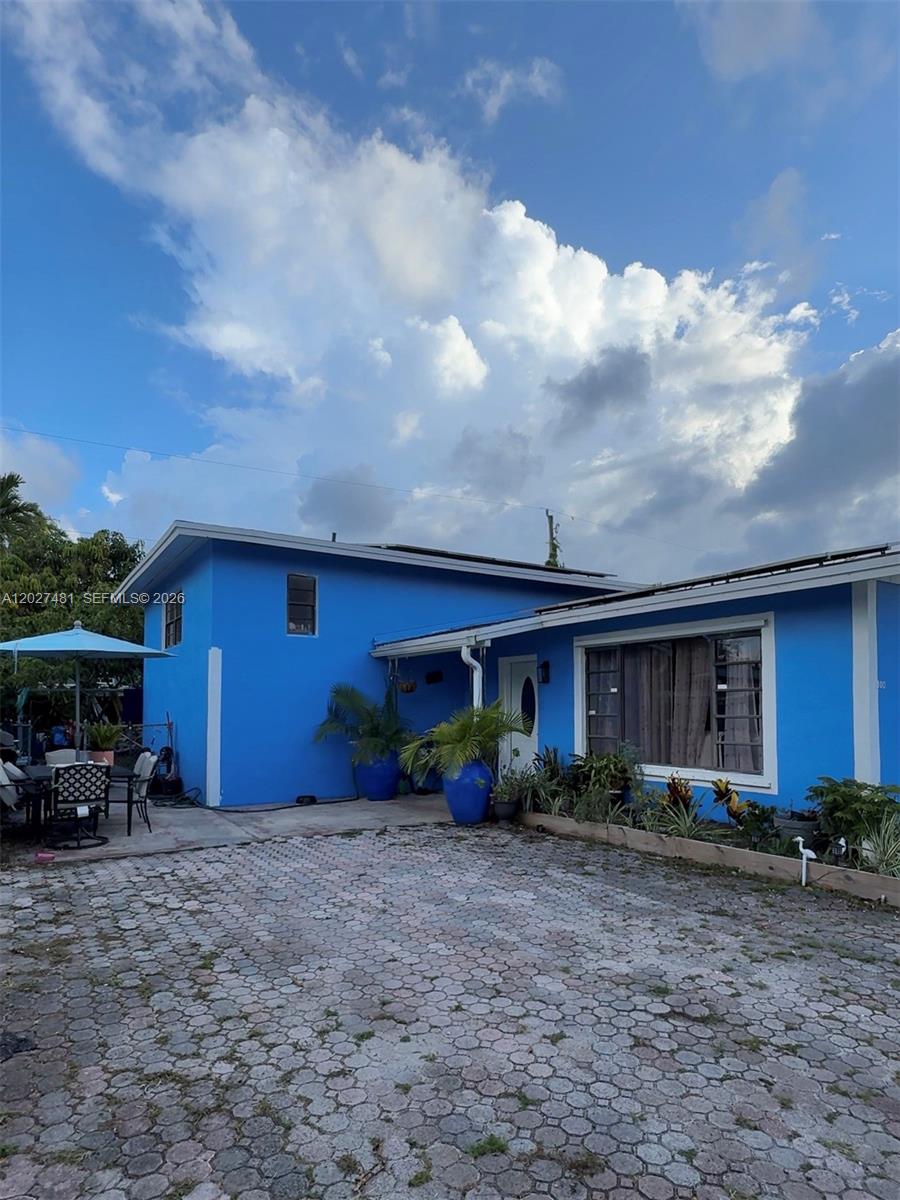 1300 NE 203rd Street, Miami, FL 33179, Miami