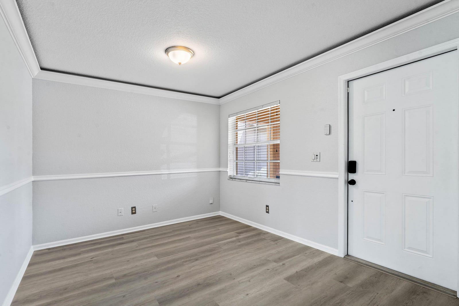 3260 Commodore Court — photo 3