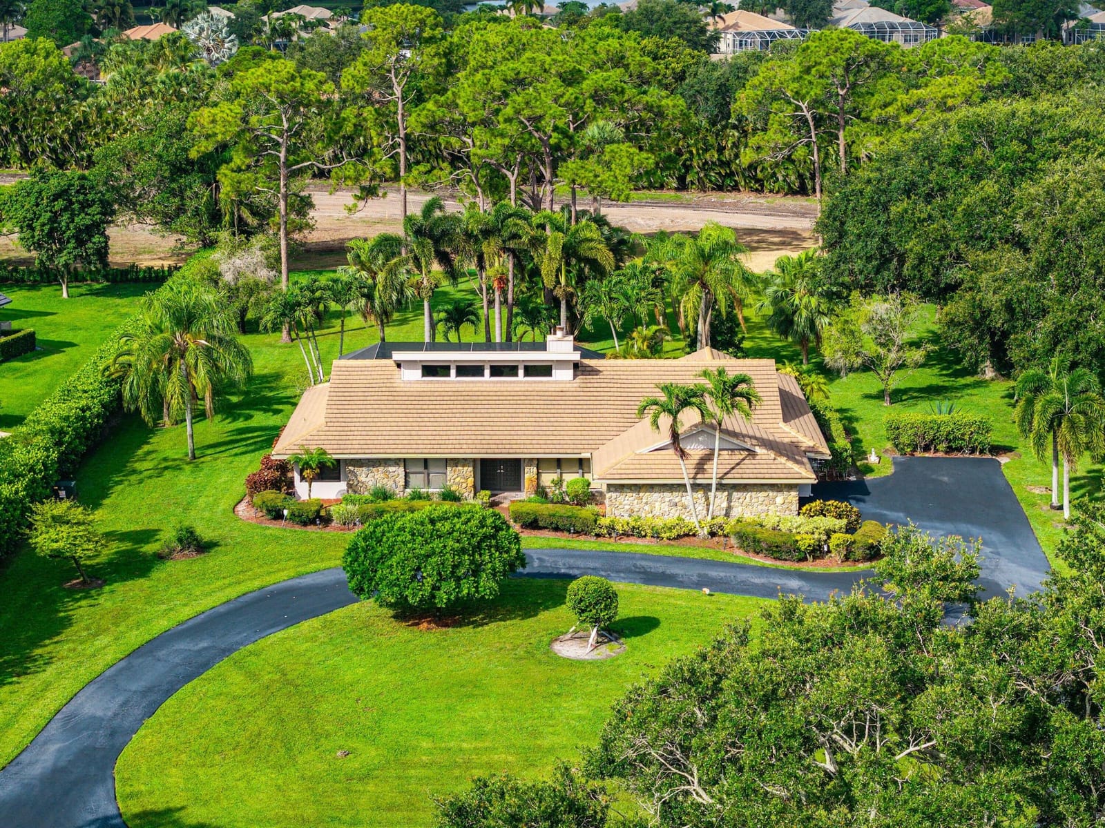 9405 Dundee Drive — photo 1