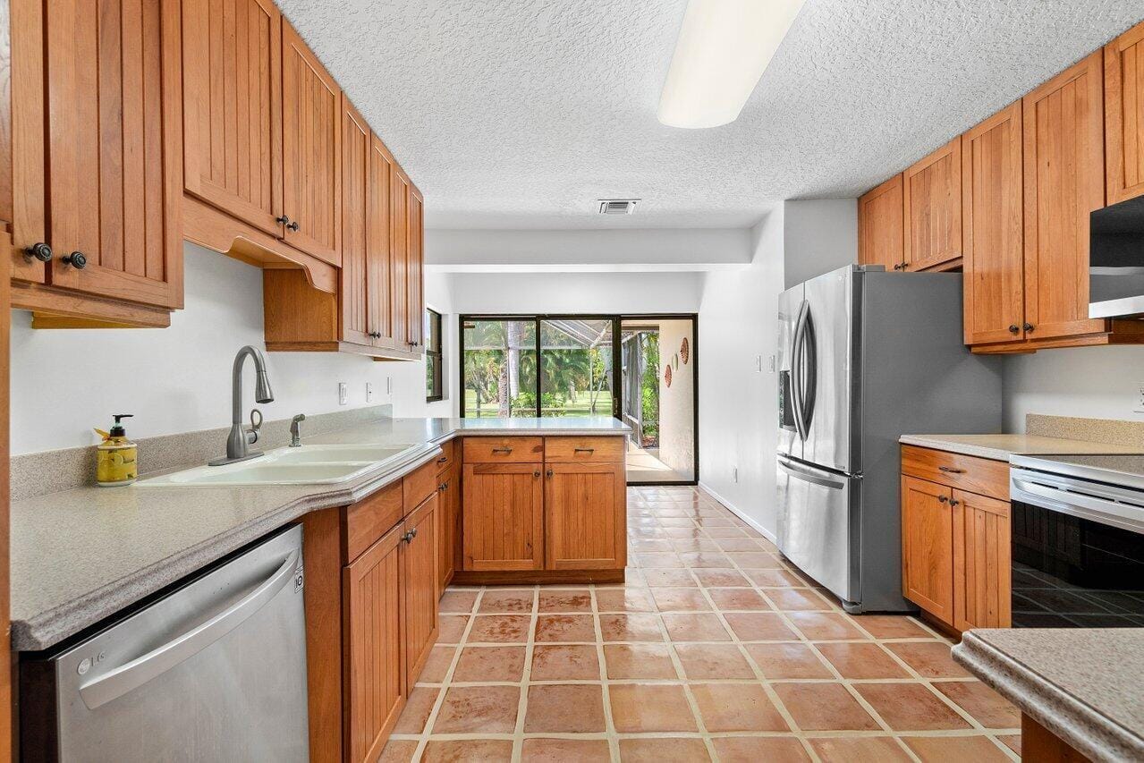 9405 Dundee Drive, Lake Worth, FL 33467 photo 15