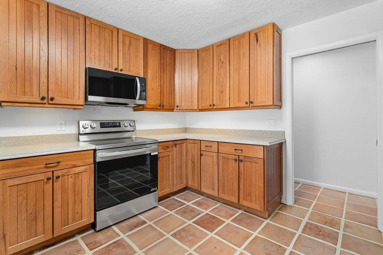 9405 Dundee Drive, Lake Worth, FL 33467 photo 16
