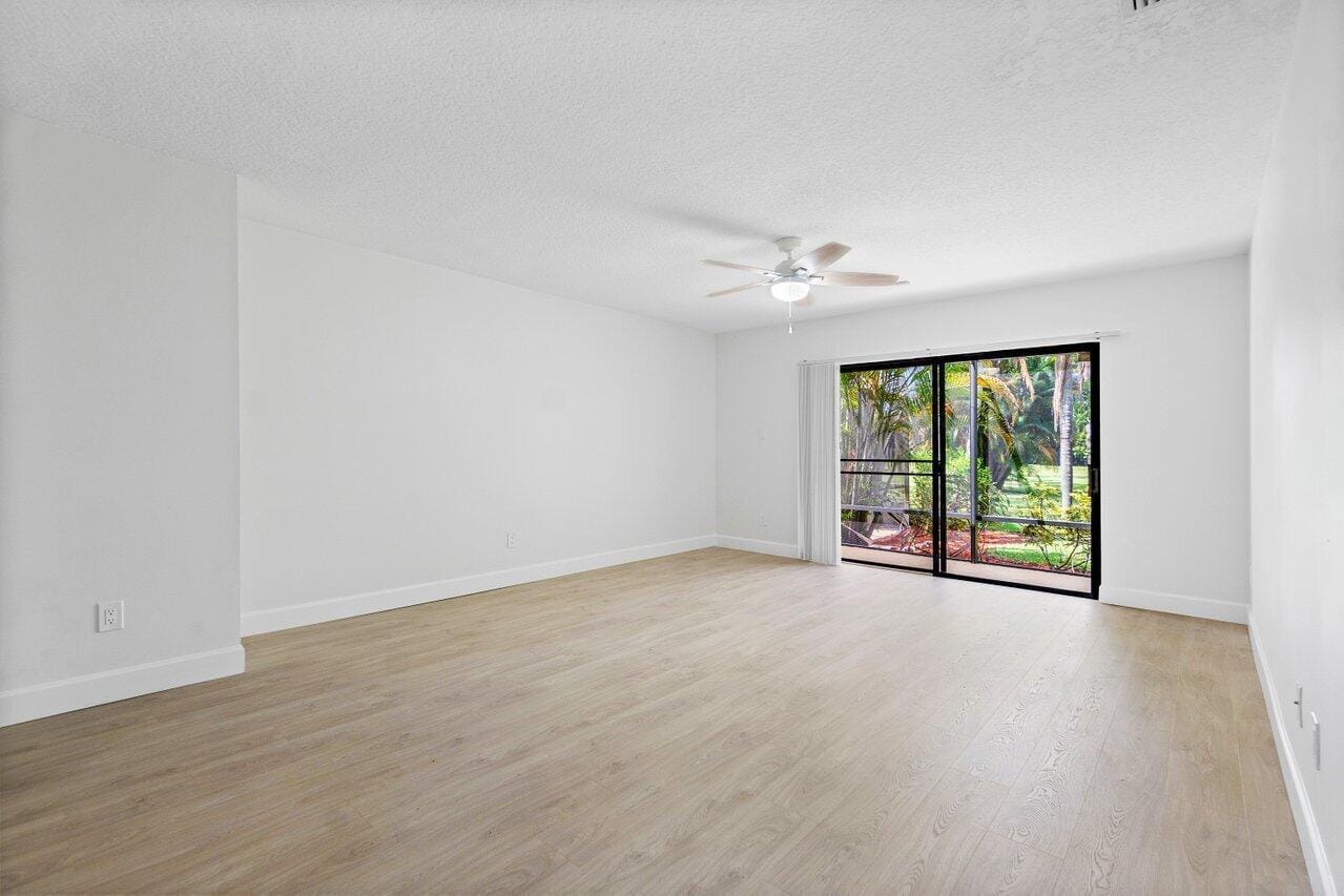 9405 Dundee Drive, Lake Worth, FL 33467 photo 19