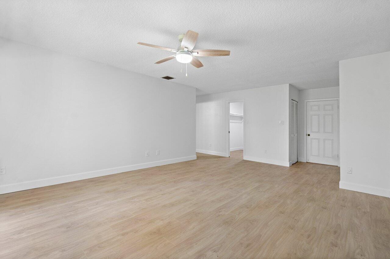 9405 Dundee Drive, Lake Worth, FL 33467 photo 22