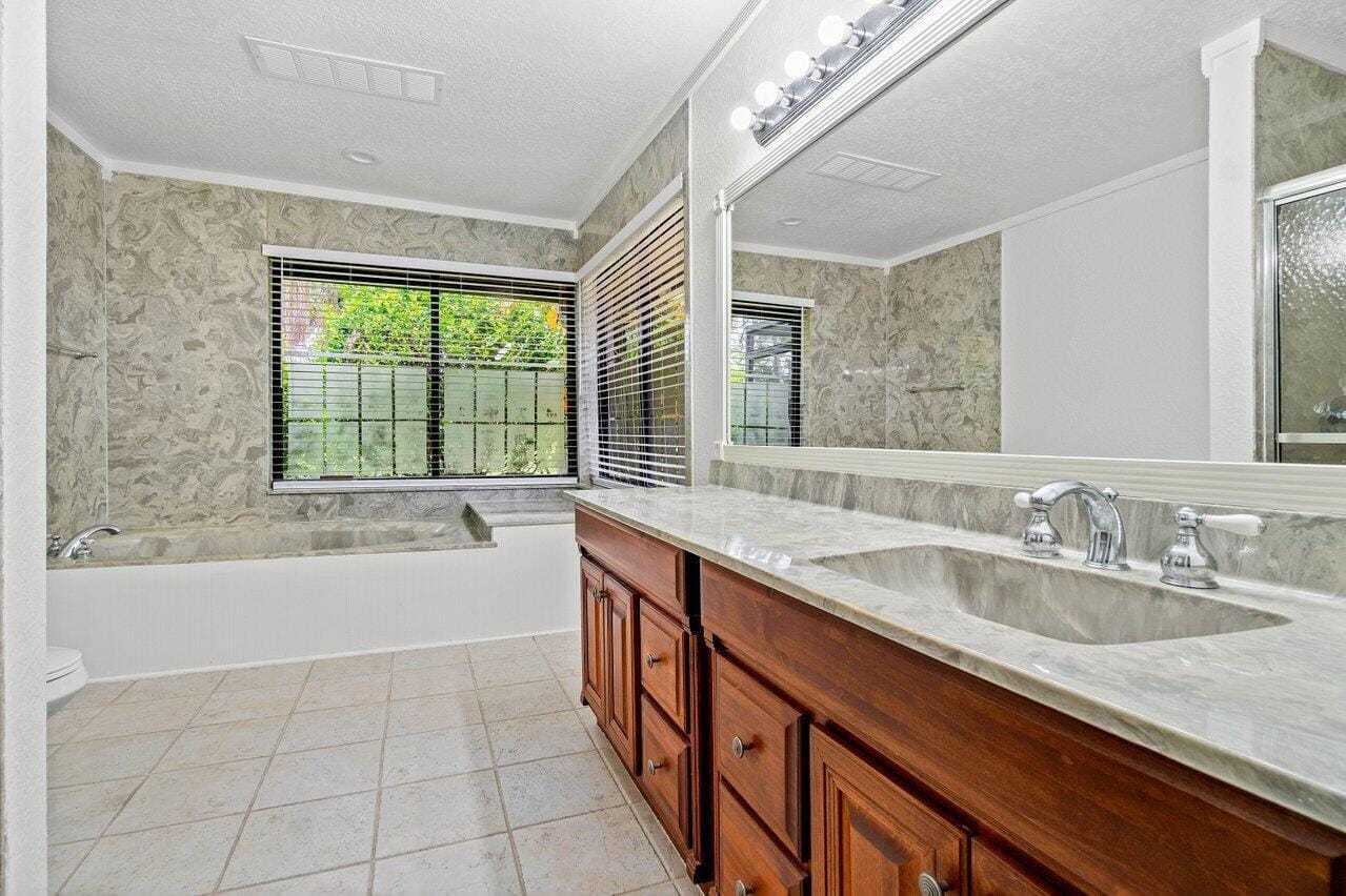 9405 Dundee Drive, Lake Worth, FL 33467 photo 25