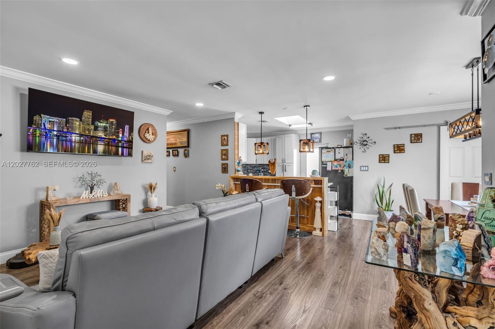 255 NE 41st Court — photo 2