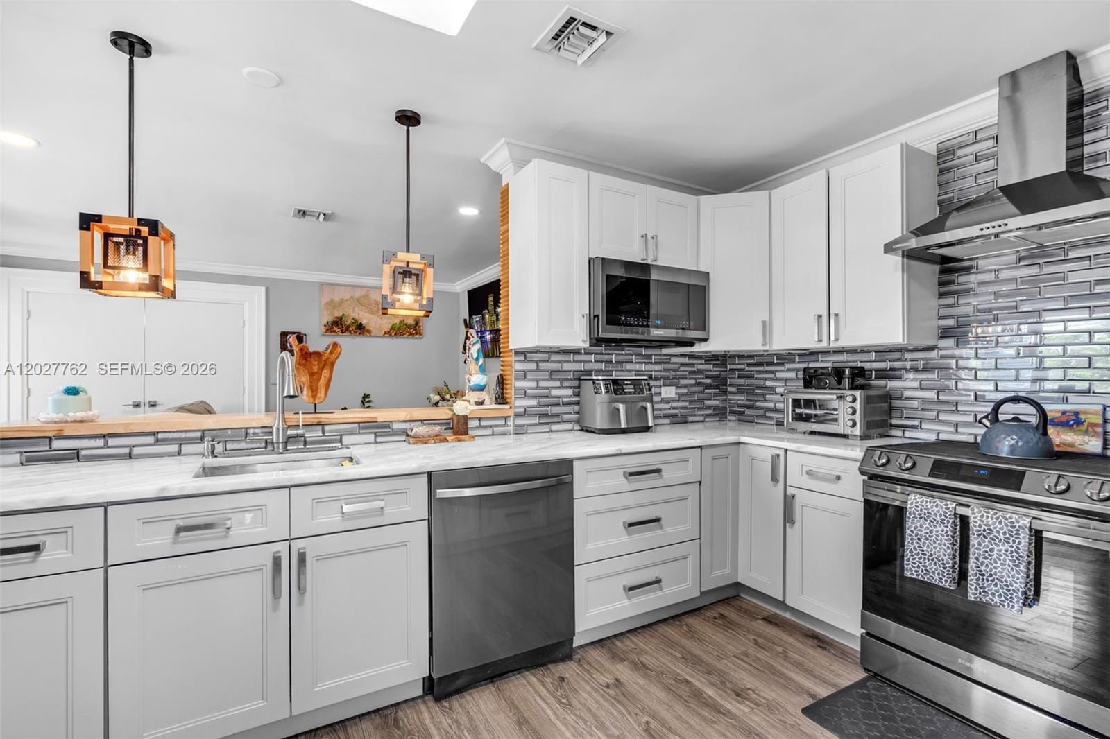 255 NE 41st Court — photo 7