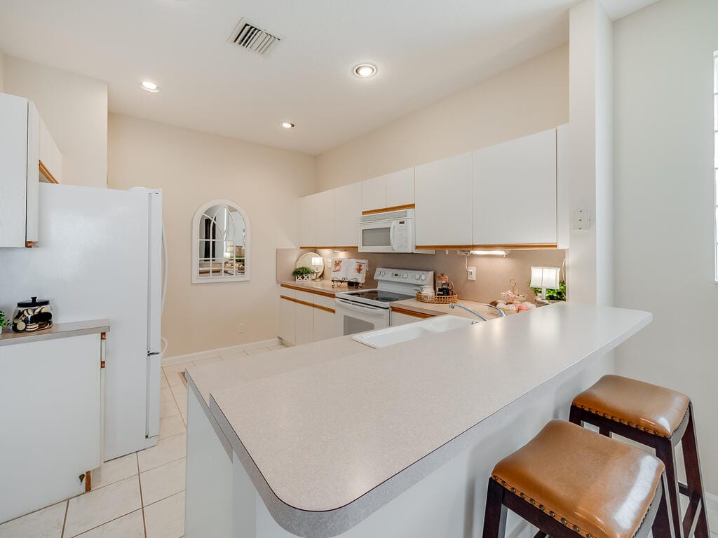 8540 Cypress Glen Court — photo 9