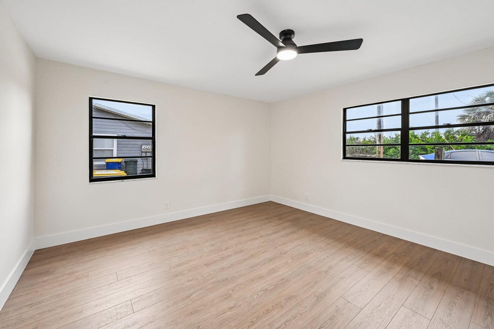 9095 SE Hobe Ridge Avenue — photo 3