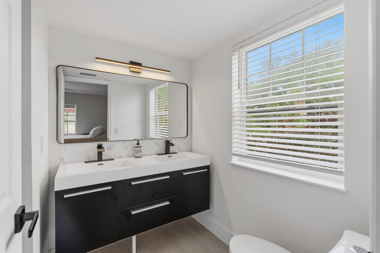 645 NW 2nd Avenue, Fort Lauderdale, FL 33311 photo 13