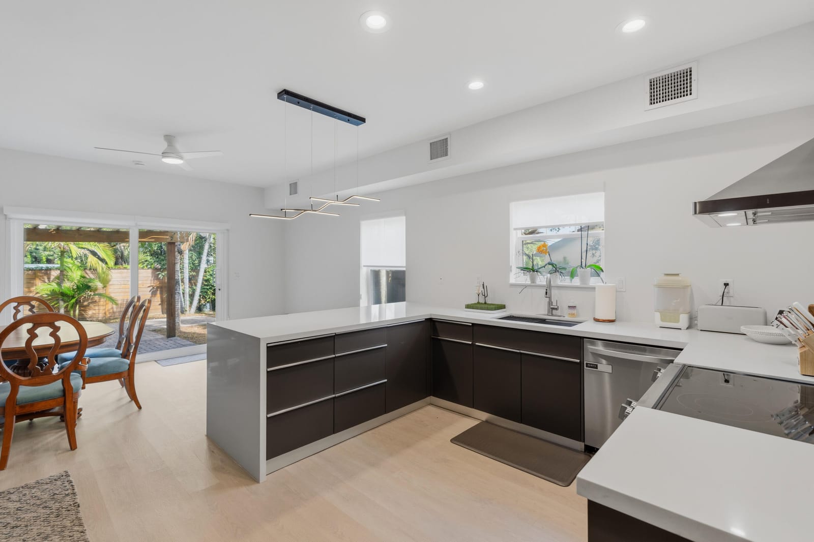 645 NW 2nd Avenue, Fort Lauderdale, FL 33311 photo 8
