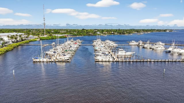 875 NW Flagler Avenue 302, Stuart, FL 34994