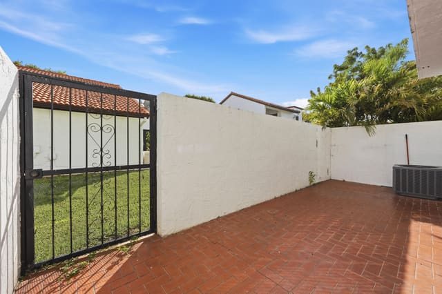 1461 SW 124th Court 13-c, Venezia Homes Estates, Miami, FL
