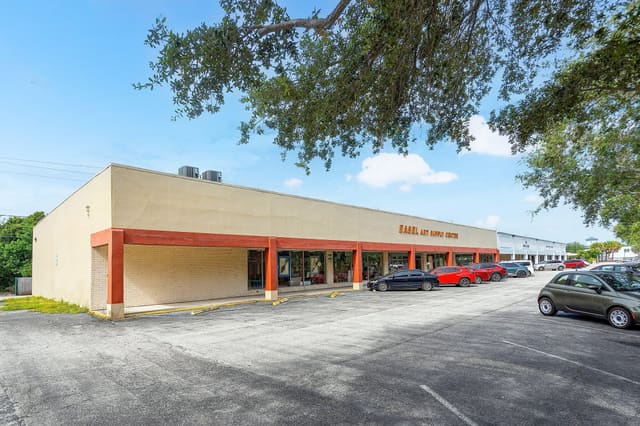 810 Park Avenue, Lake Park, FL 33403