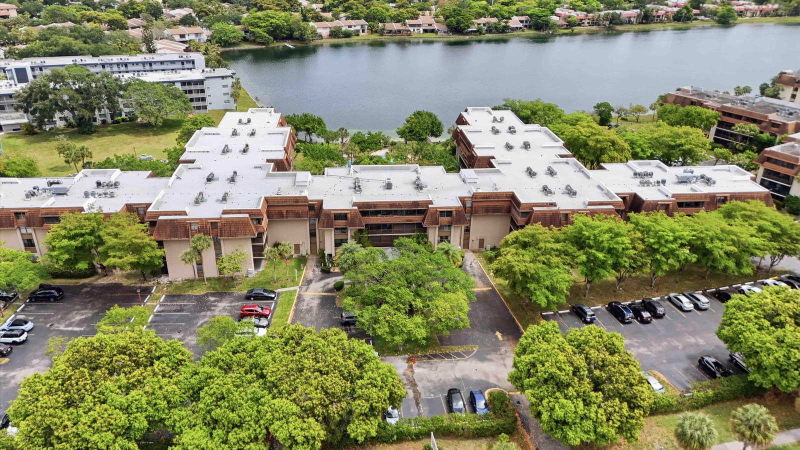 661 NE 195th Street 310, Miami, FL 33179 photo 14