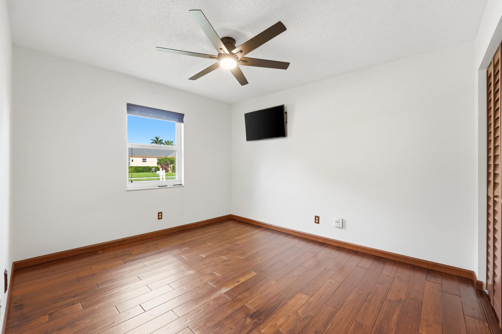 5787 SW 57th Way, Davie, FL 33314 photo 5