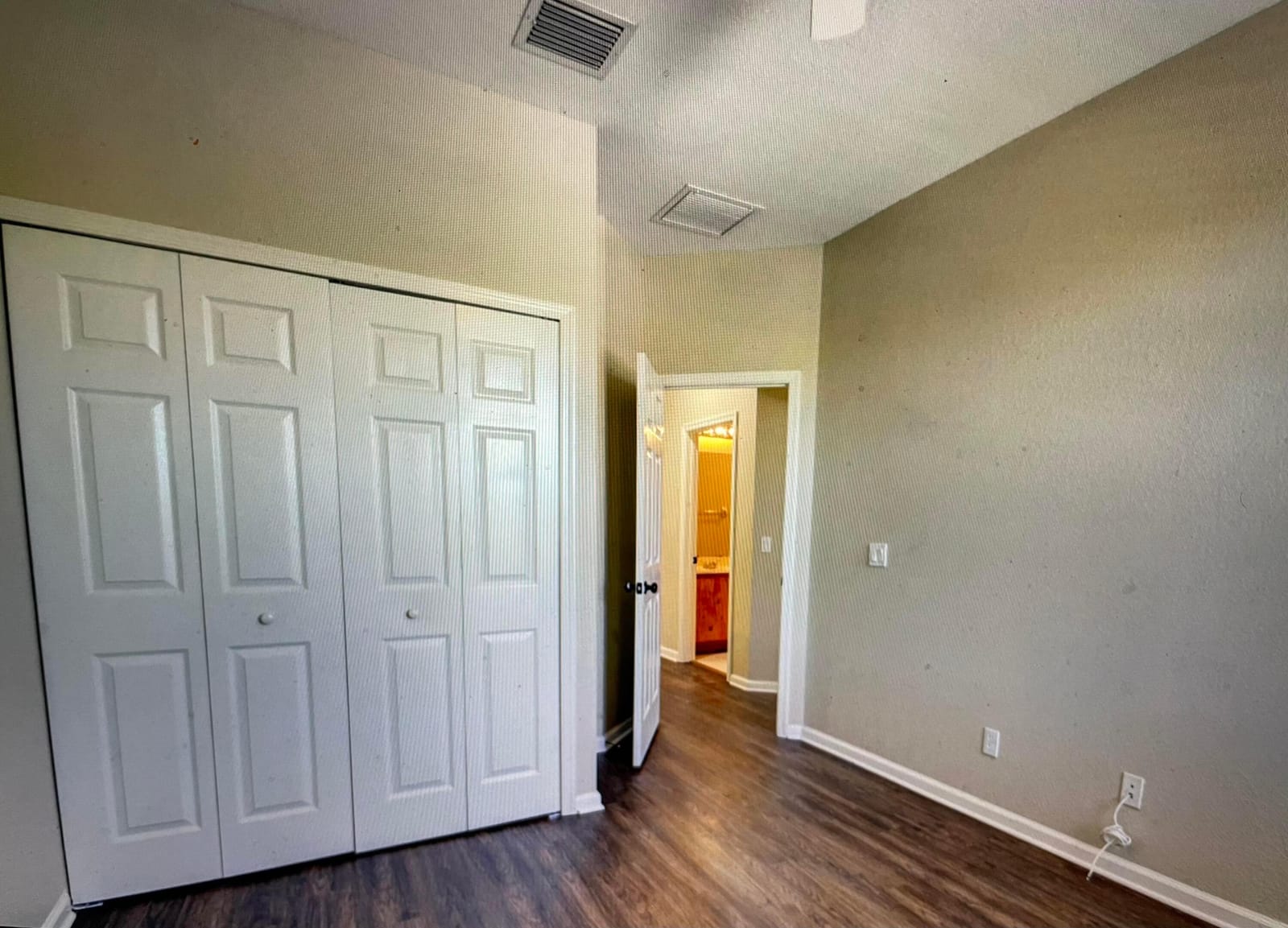 730 NW Leonardo Circle — photo 4