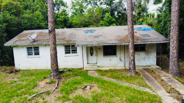 20816 SE Ray Avenue, Blountstown, FL 32424