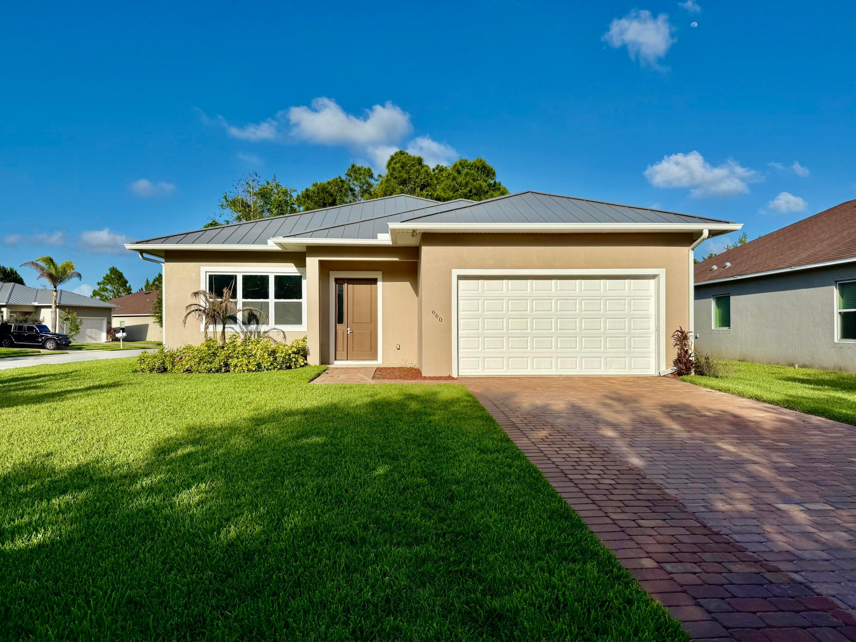 660 NE Moss Rose Place, Port St. Lucie, FL 34983, Port St Lucie