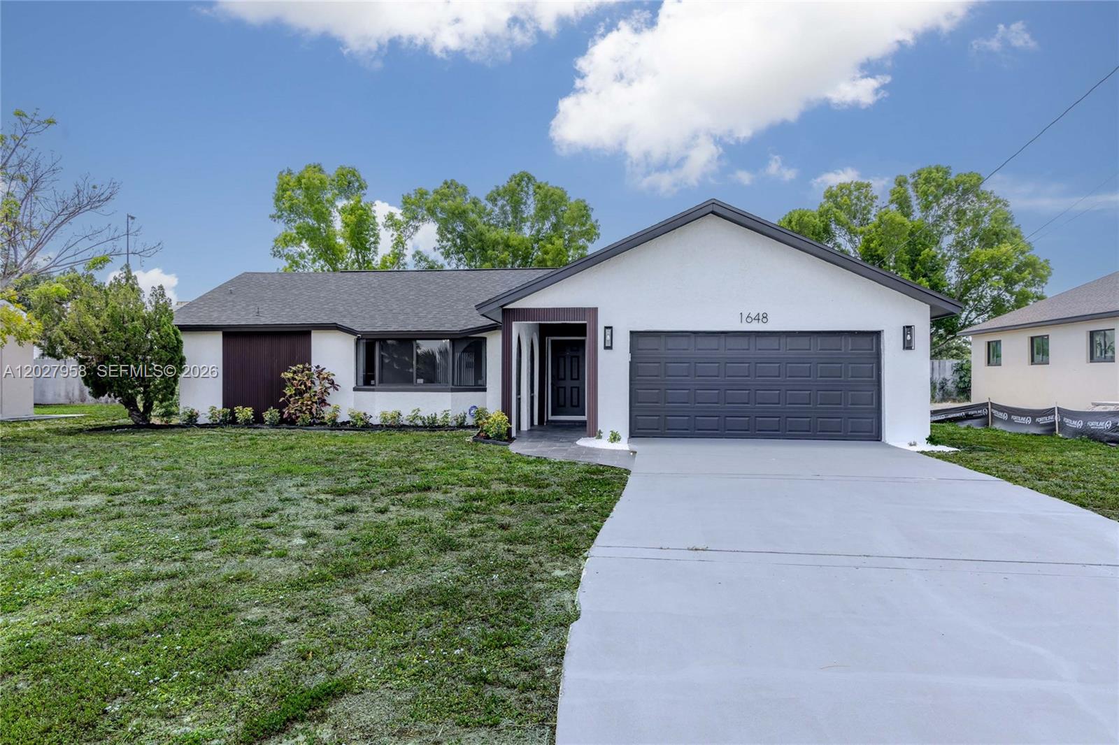1648 Coral Point Drive — photo 2