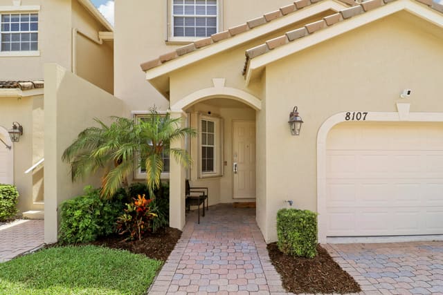 8107 Carnoustie Place, Port St. Lucie, FL 34986