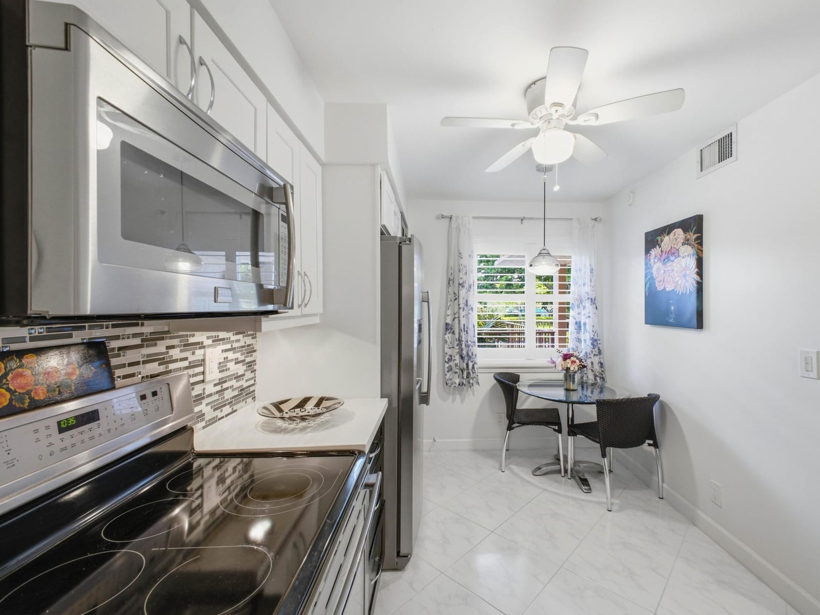 7280 Amberly Lane 201 — photo 2