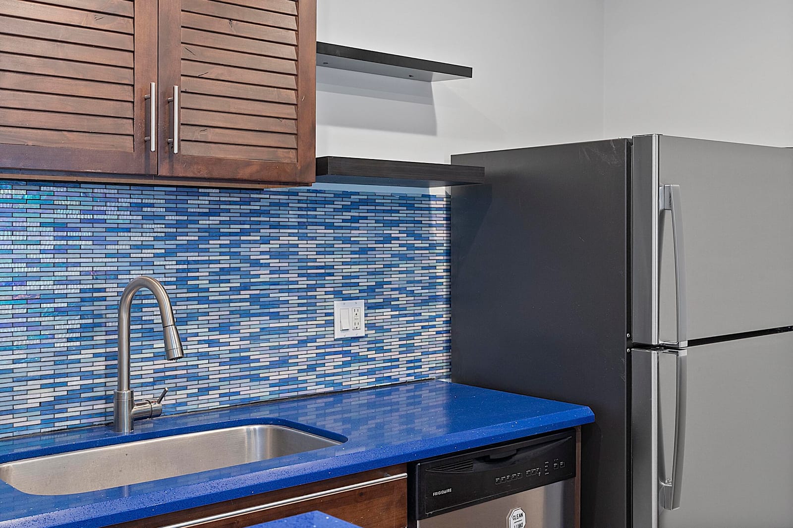 725 Hummingbird Way 111 — photo 12
