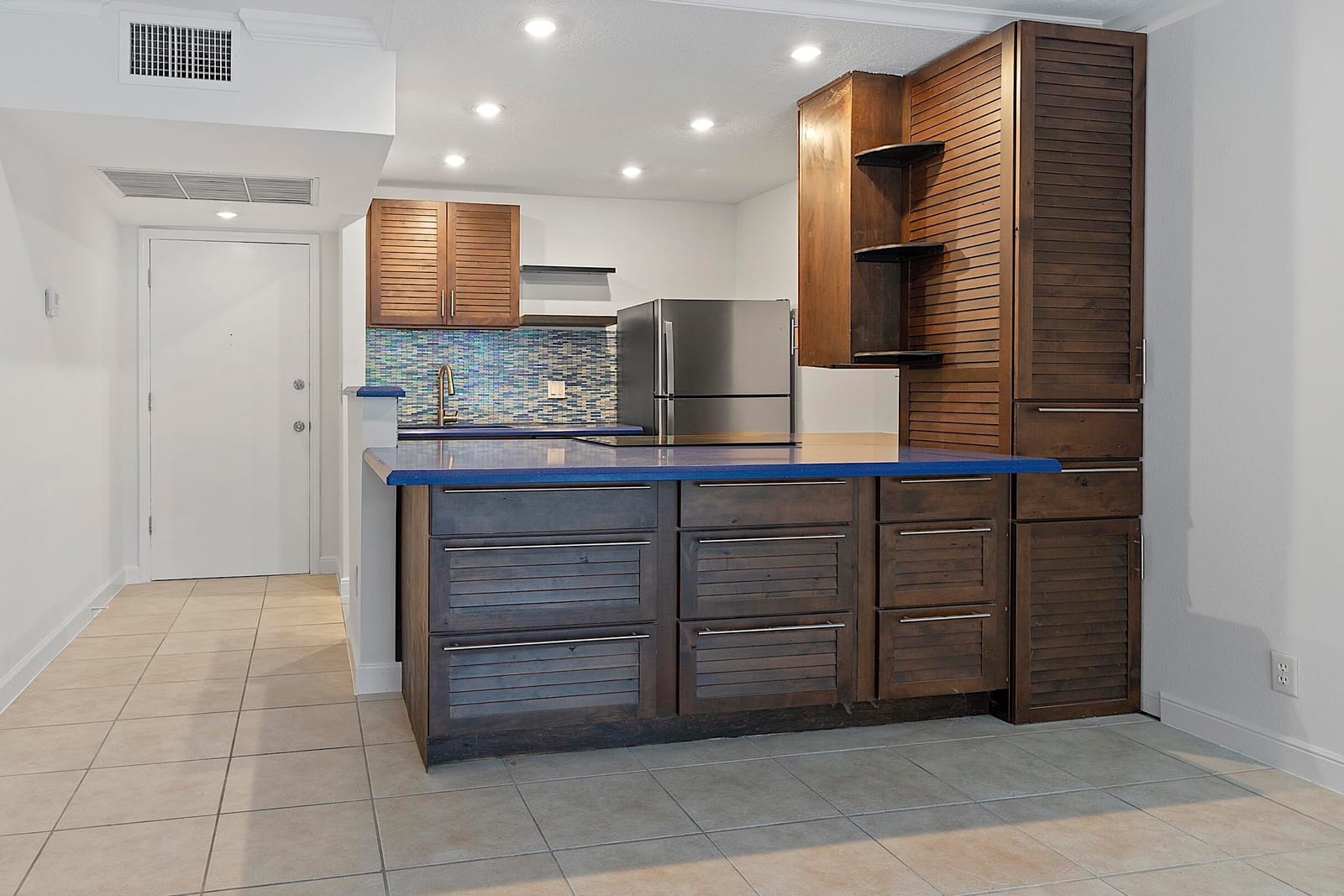 725 Hummingbird Way 111 — photo 7