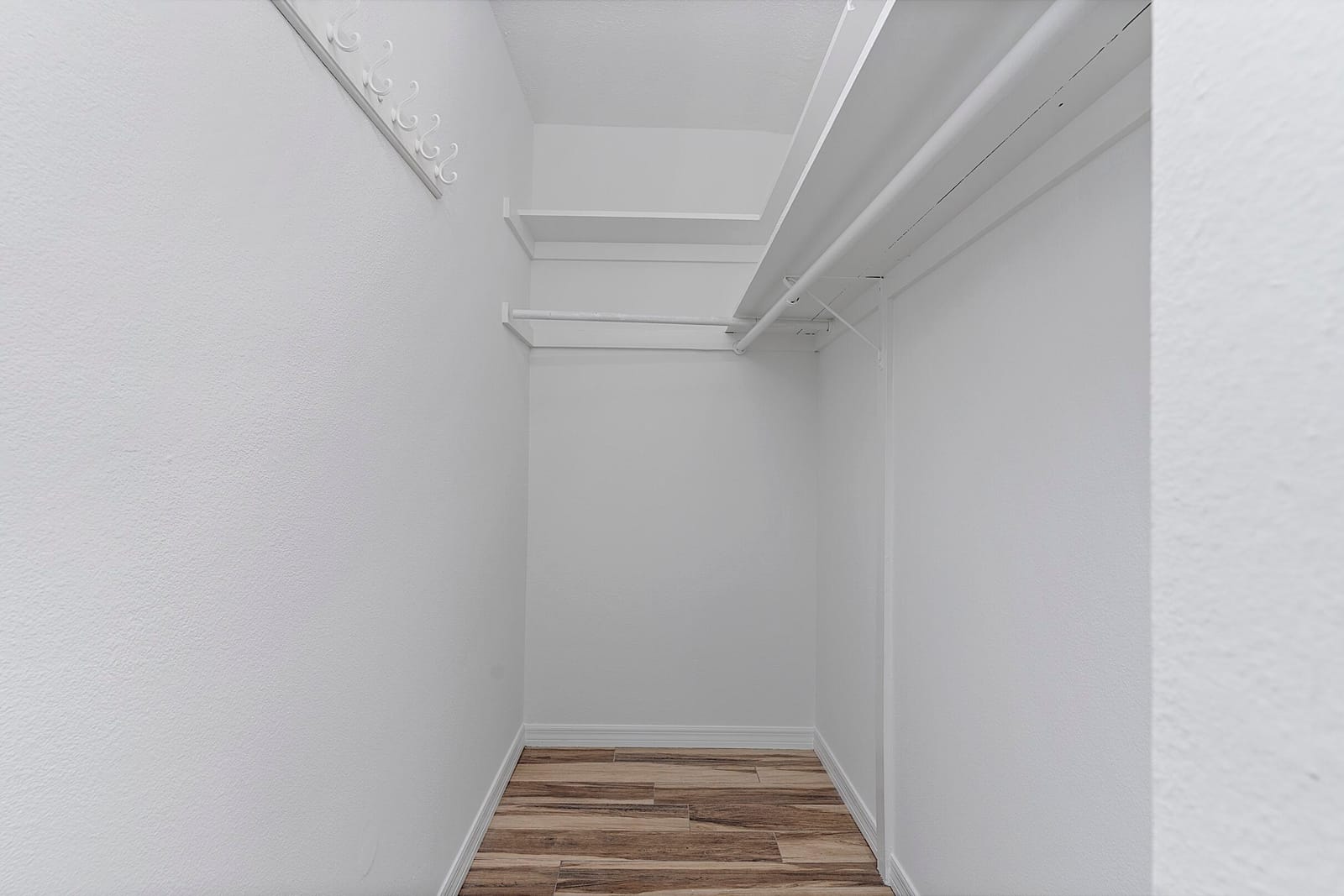 725 Hummingbird Way 111 — photo 8