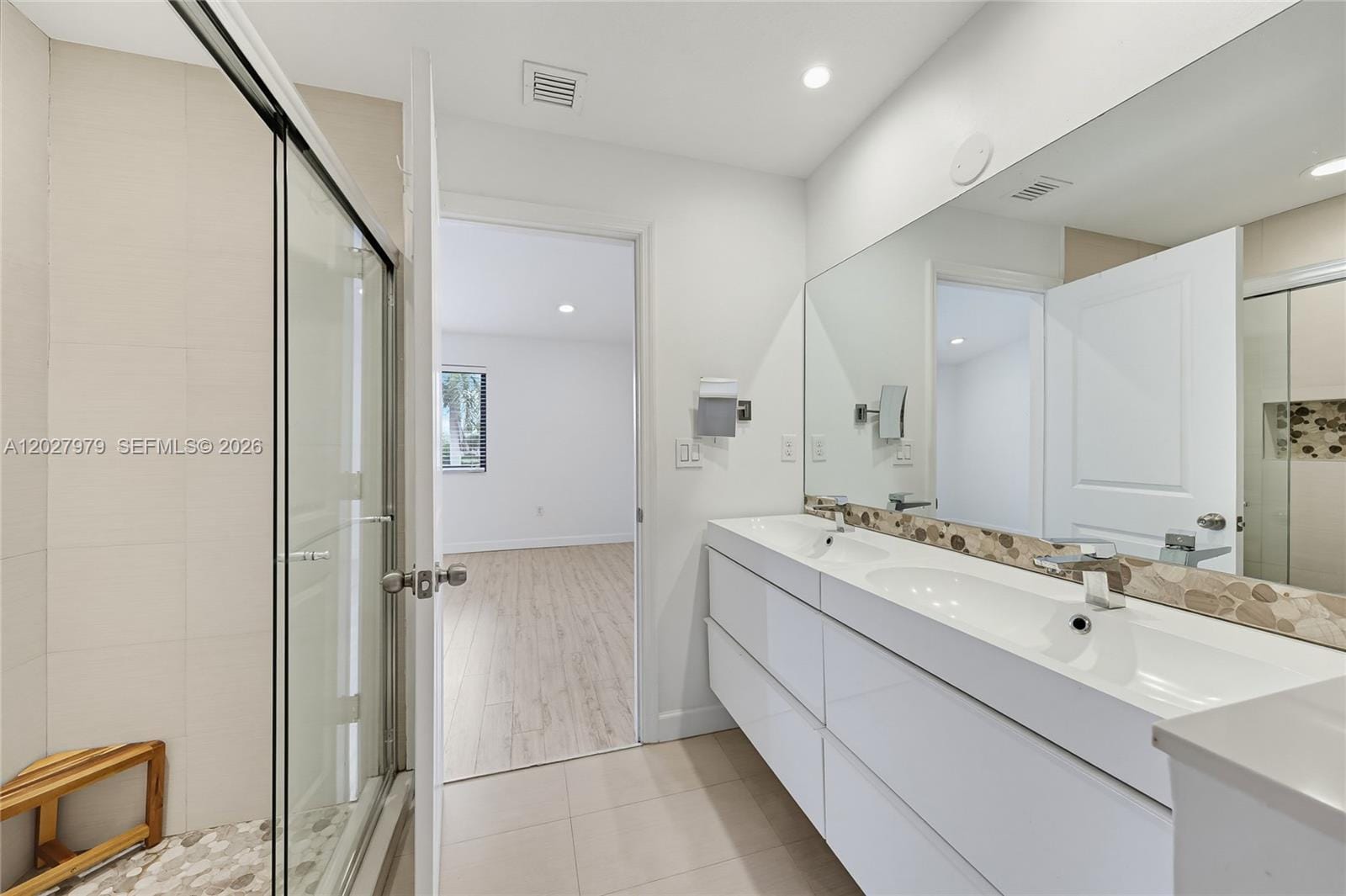 476 NE 194th Terrace, Miami, FL 33179 photo 13