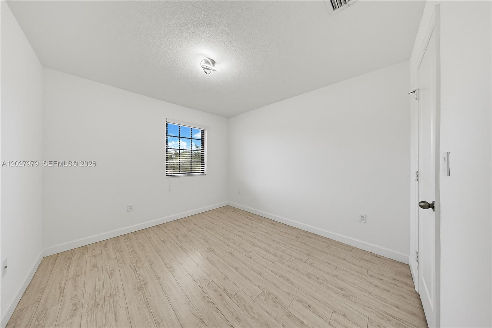 476 NE 194th Terrace, Miami, FL 33179 photo 15