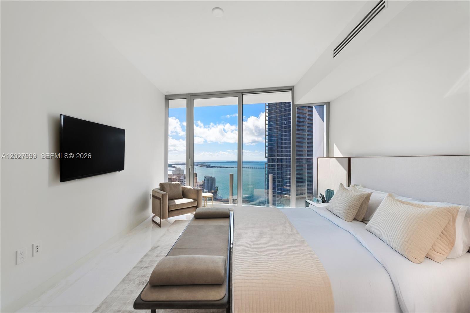 300 Biscayne Boulevard Way 3905W, Miami, FL 33131, Miami