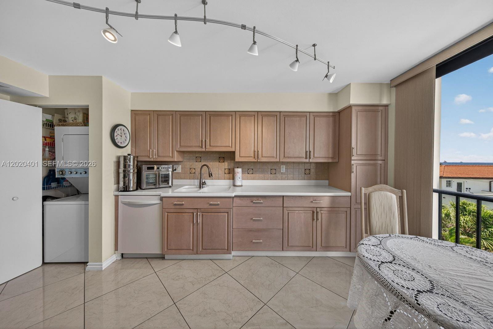1901 N Ocean Boulevard 4D — photo 12