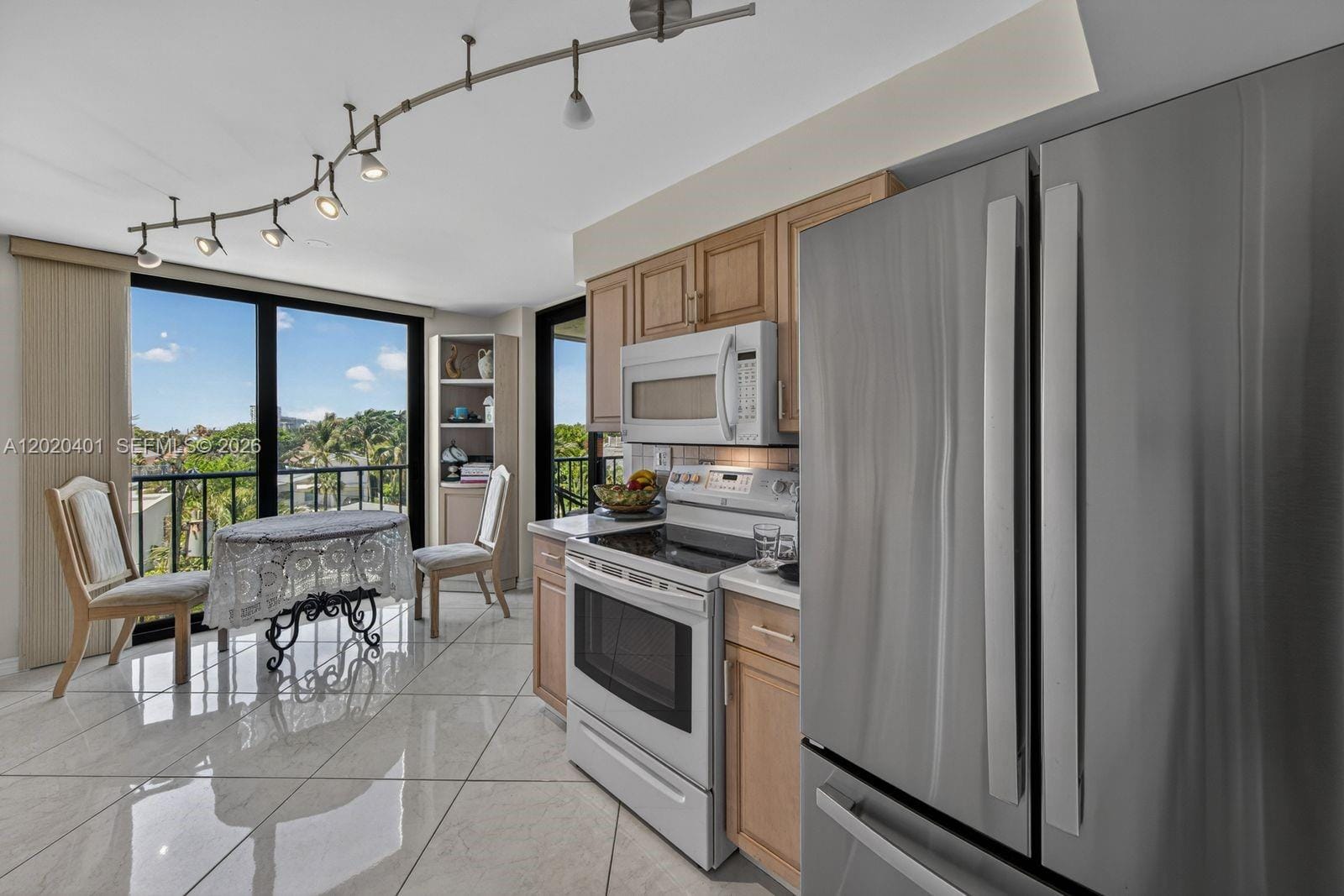 1901 N Ocean Boulevard 4D — photo 10