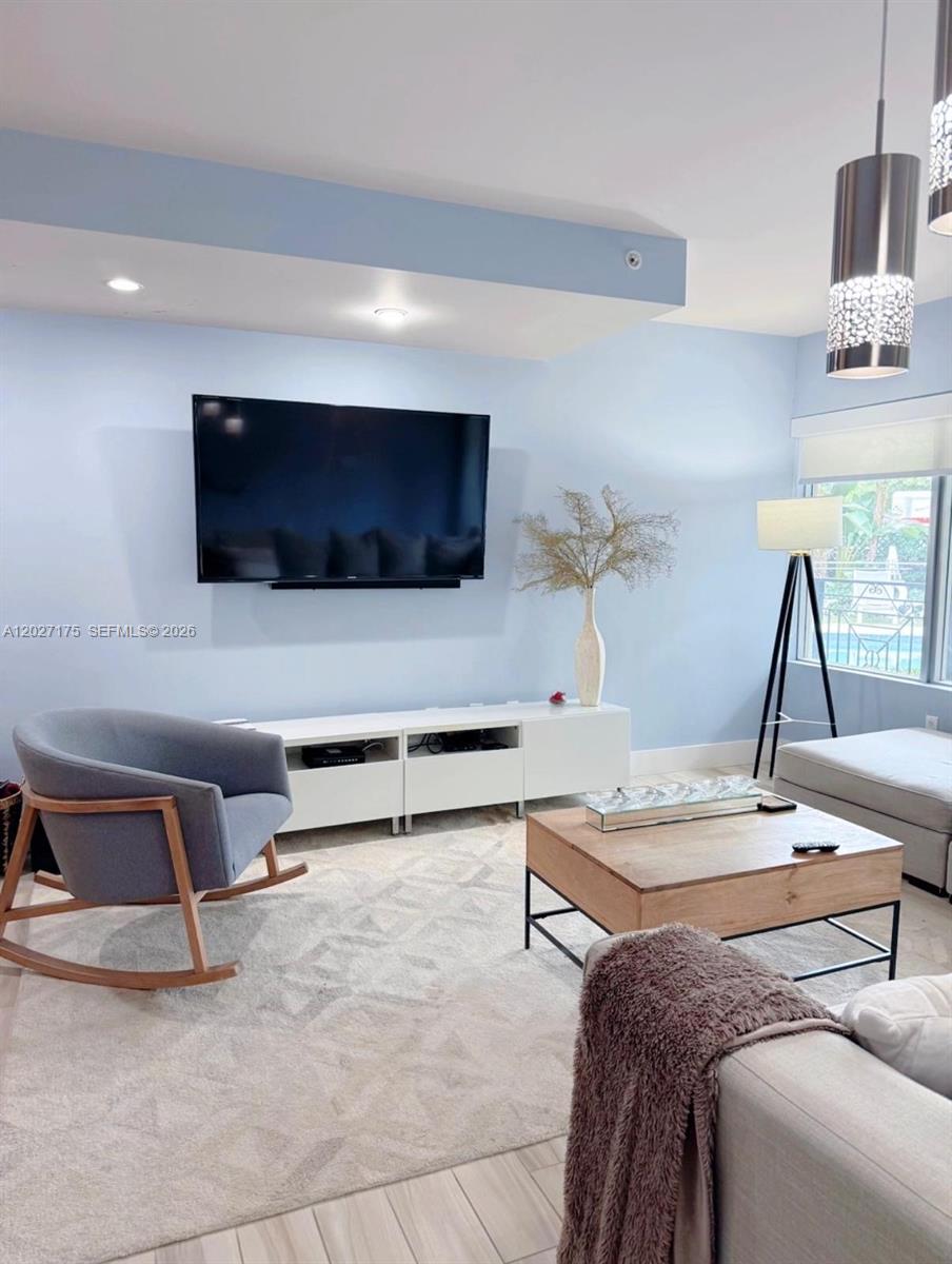 2135 Washington Court 7, Miami Beach, FL 33139, Miami Beach