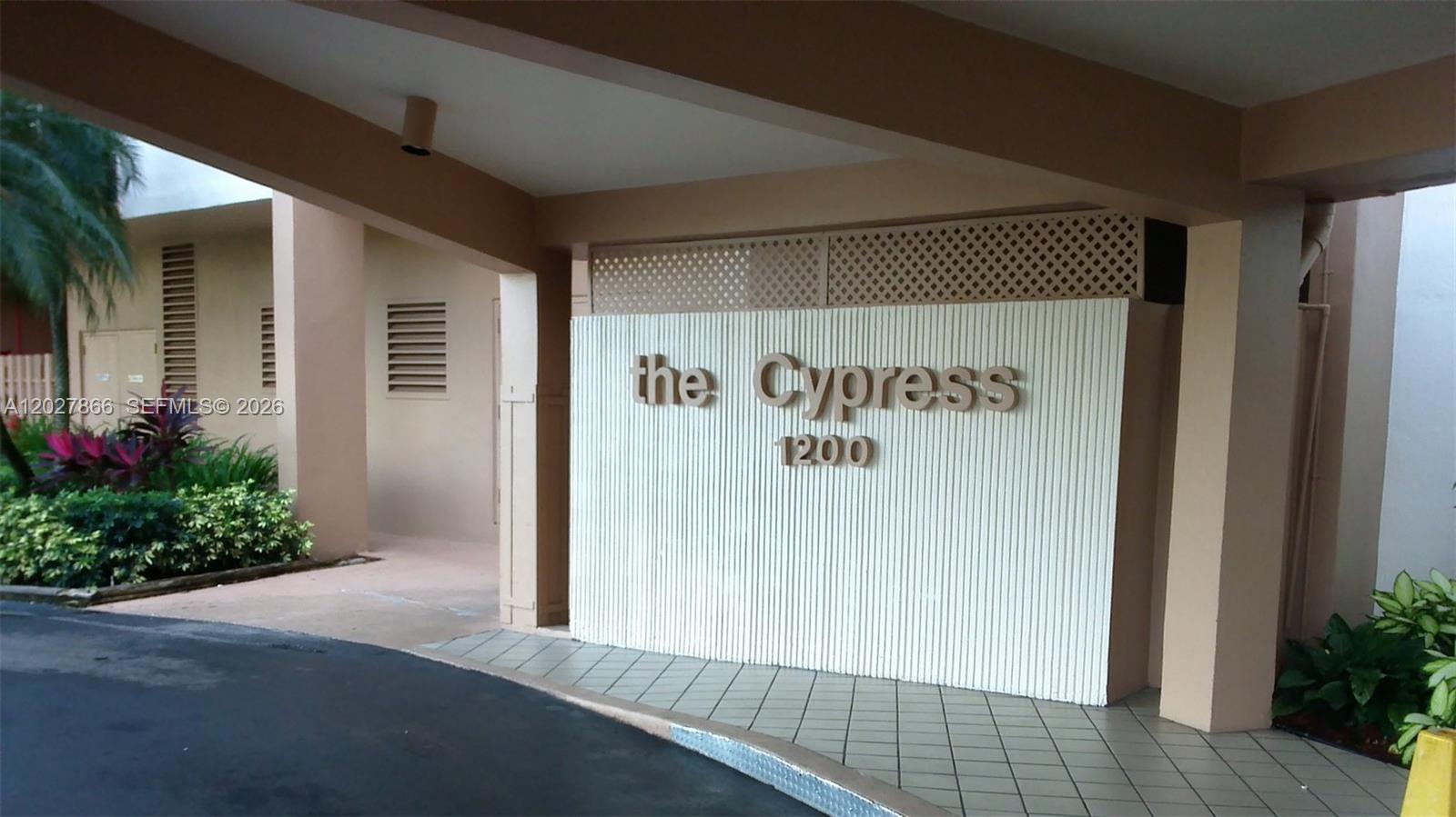 1200 St Charles Place L19, Pembroke Pines, FL 33026, Pembroke Pines