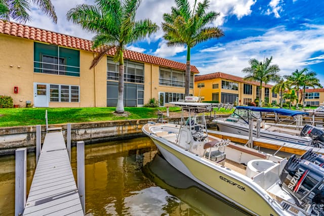 2600 S Kanner Highway T9, sold in De La Bahia Condo, Stuart, FL