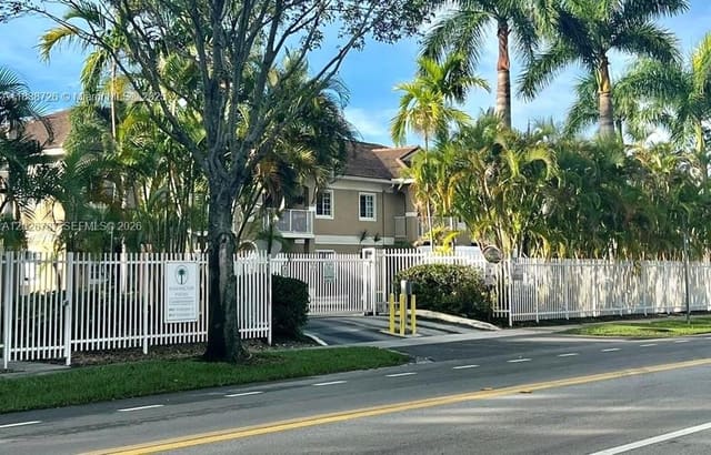 4812 Washington Street 147, Hollywood, FL 33021